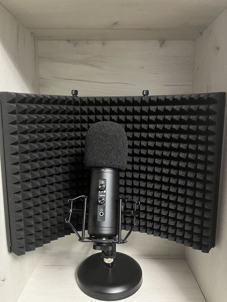 Microfon de studio sau gaming