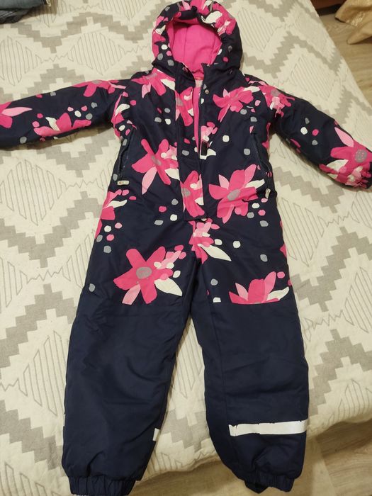 Продам комбинезон на девочку
