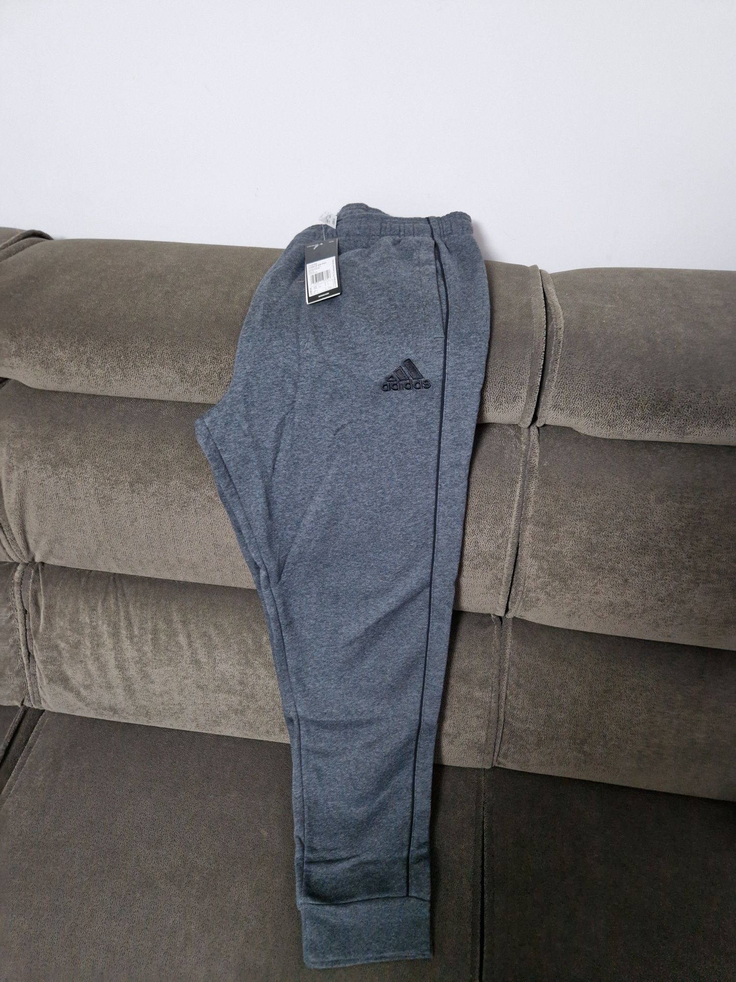 Pantaloni adidas