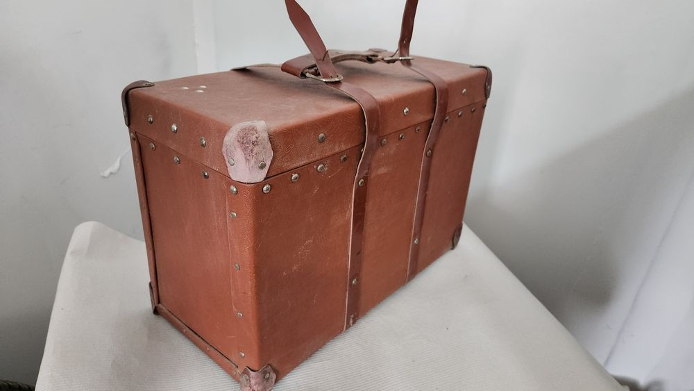 Чанта кутия куфар ретро стара кожа