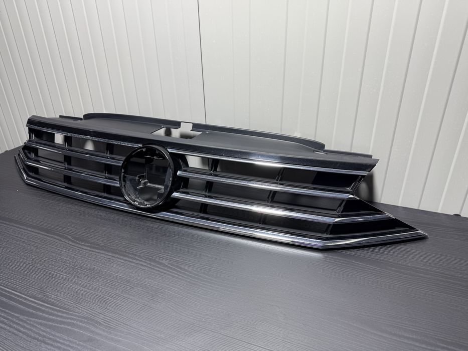 Grila radiator VW Passat BB Facelift