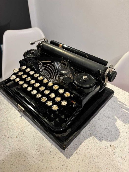 Masina de scris vintage americana Underwood Made in USA.  1500 lei