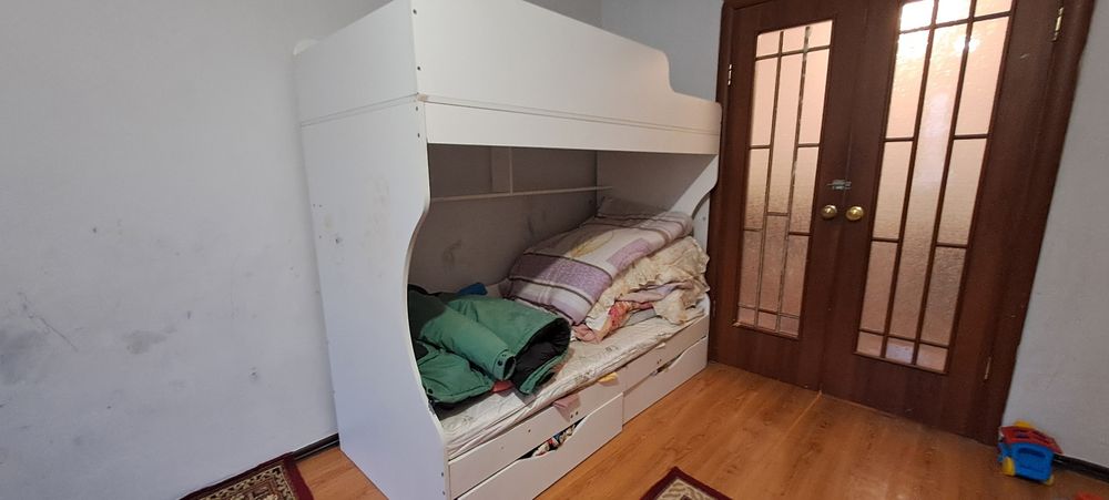 Детски двухместный  кровать  продам 5000  т