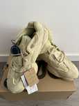 Adidasi Yeezy 500 noi