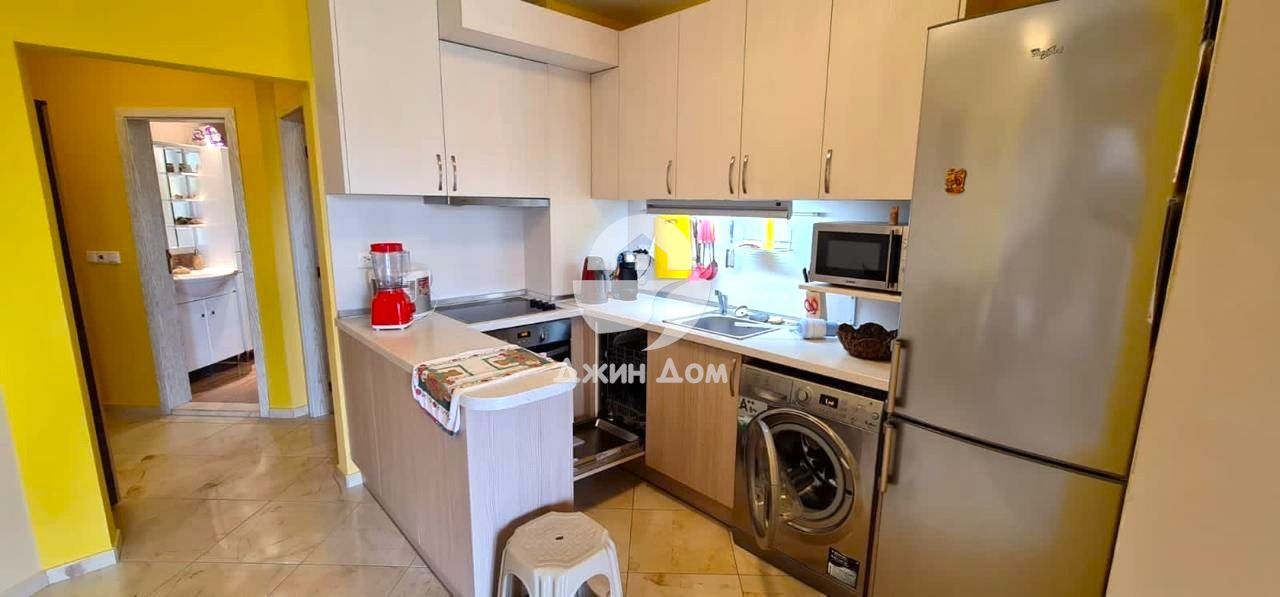 Продава се Тристаен апартамент в Поморие - 95 кв.м за 1231 €/кв.м - Снимка #3
