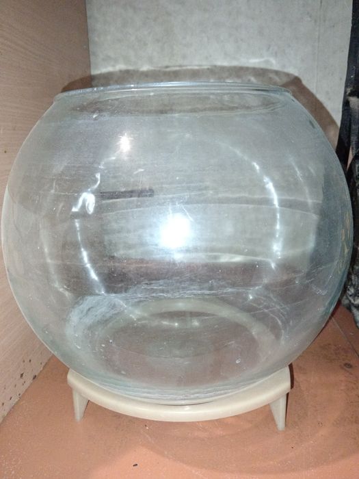 Продам аквариум на 15 литров б/у