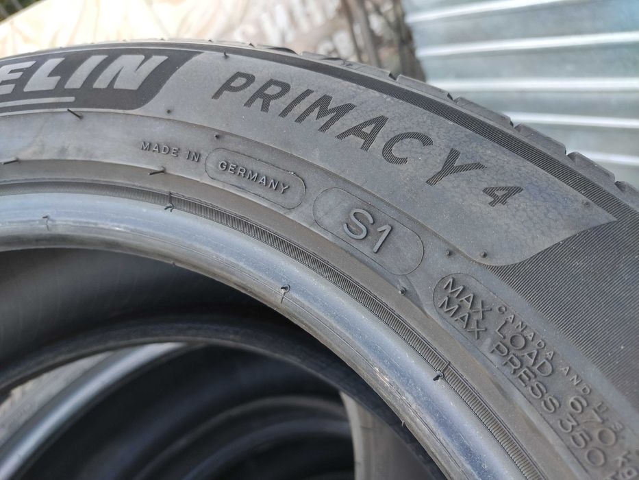 4бр Летни гуми 215 55 17 - Michelin