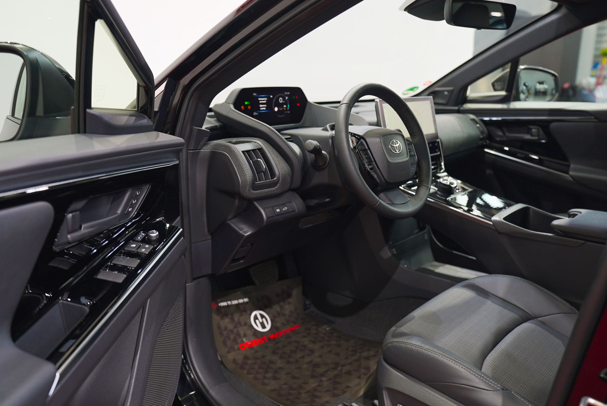 Новый Toyota BZ4X Made in Japan