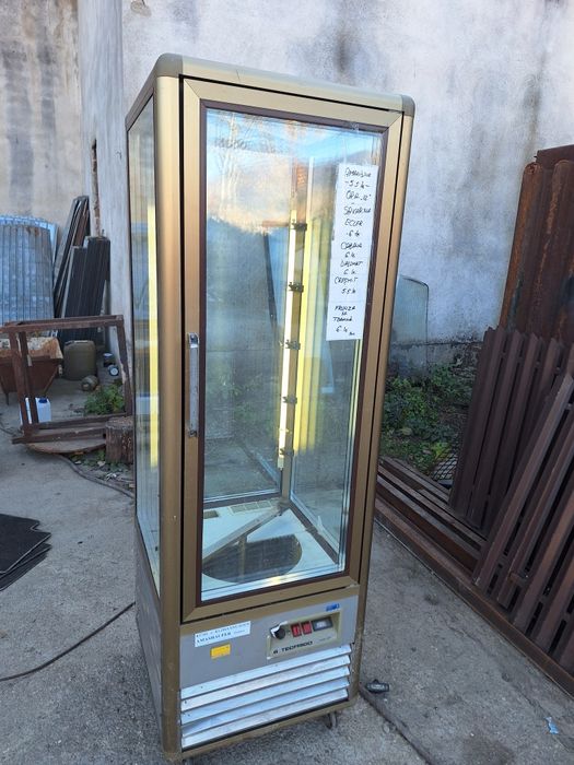 Vitrină frigorifică de cofetărie