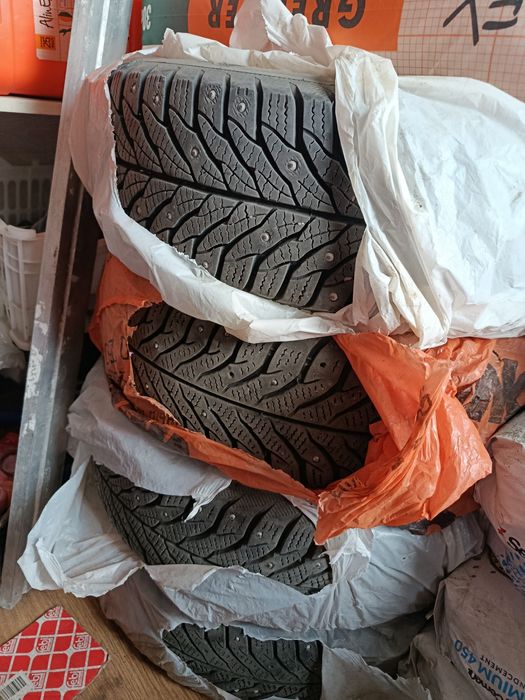 Продам комплект шин на 13 на штампах