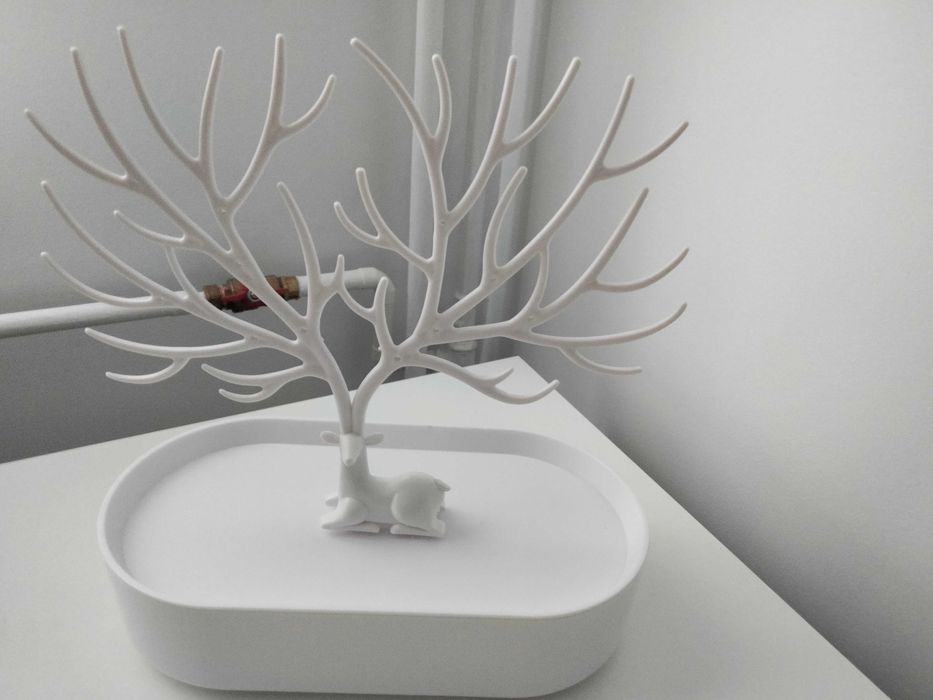 Vând suport bijuterii cerb alb