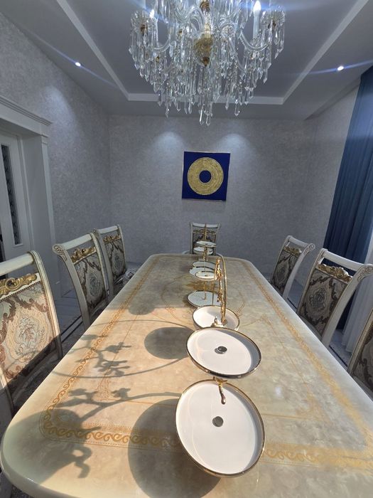 Стол, стул и камот