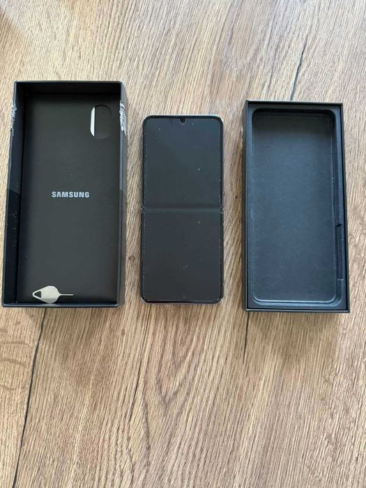 Samsung Galaxy Z Flip 4