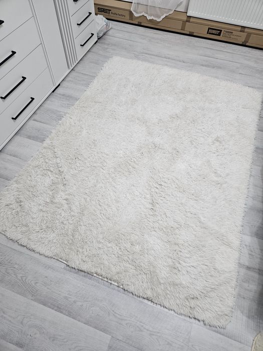 Covor pufos alb 160x200