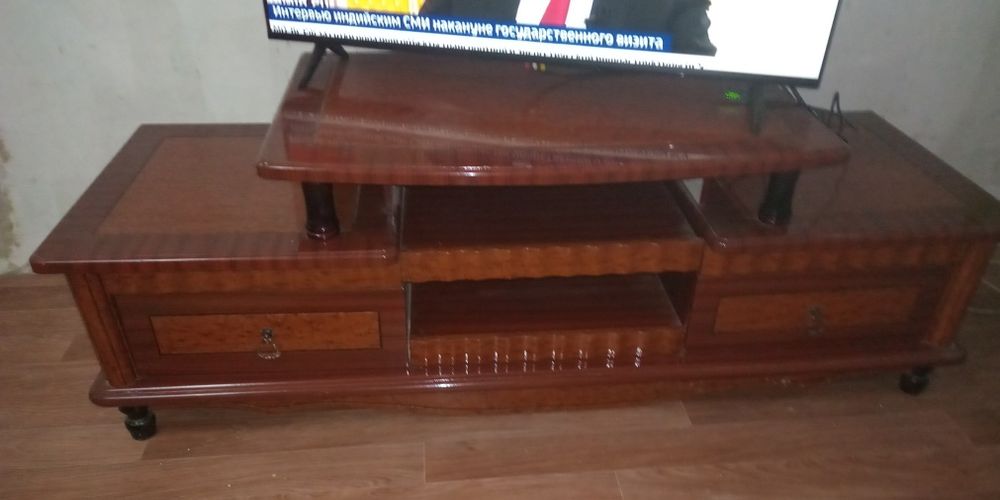 Продам тумбу под телевизор