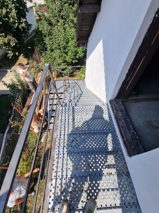 Scari metalice galvanizate