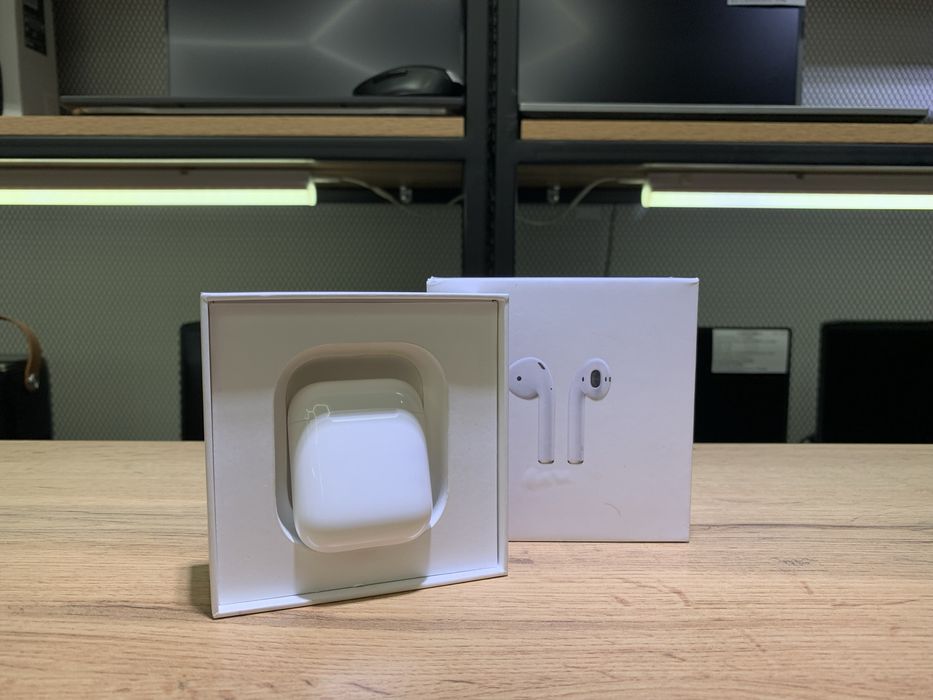 Наушники AirPods with Charging Case, тихо работает, 10873/А10