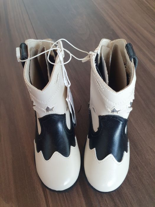 Cizme fete pt toamna sau primavara de la Zara