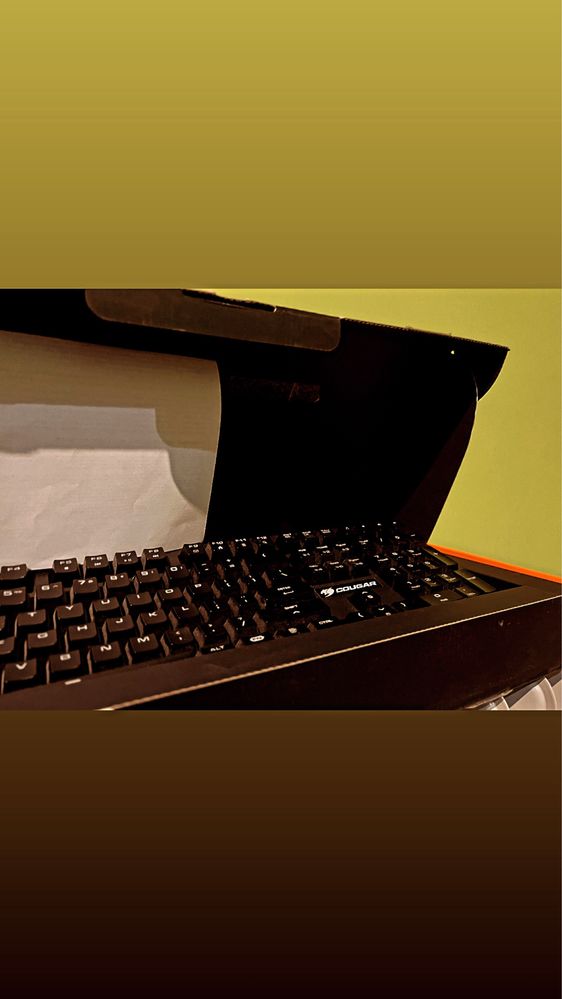 Cougar Puri Cherry Mx Blue
