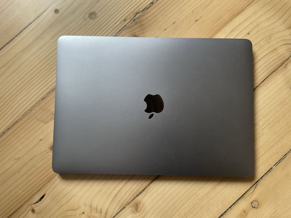 Mac book pro 13” 2020 1,4 GHz intel i5, 3 thunderbolt