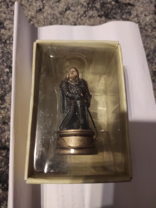 Două figurine din filme noi sigilate