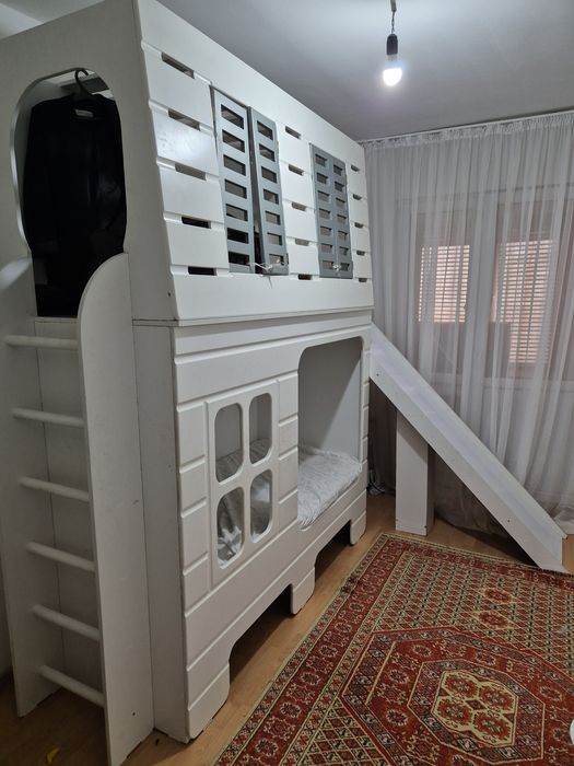 Кровать детскии 2 этажный