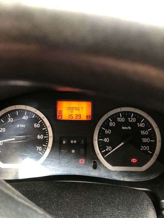 Logan 1 .6 MPI an 2004