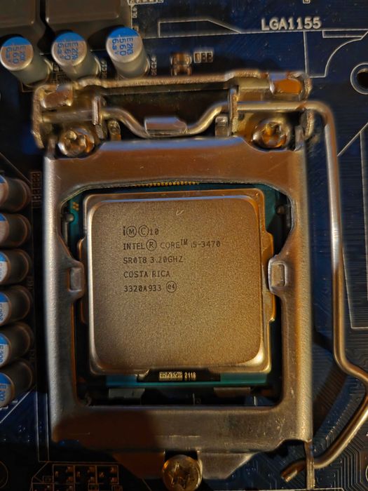 placa de baza Gigabyte GA-B75M-D3H cu procesor I5 - 3470 3.20 Ghz