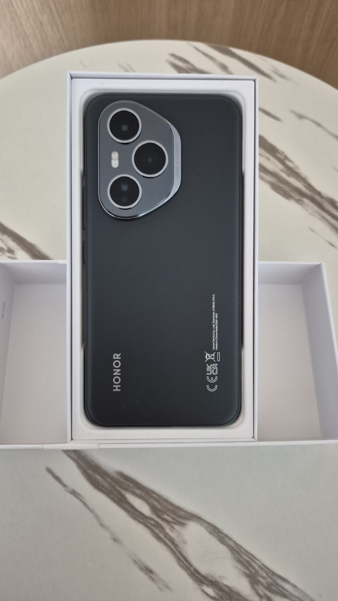 Honor 400 pro закупен на 12.09.2025 (с гаранция)