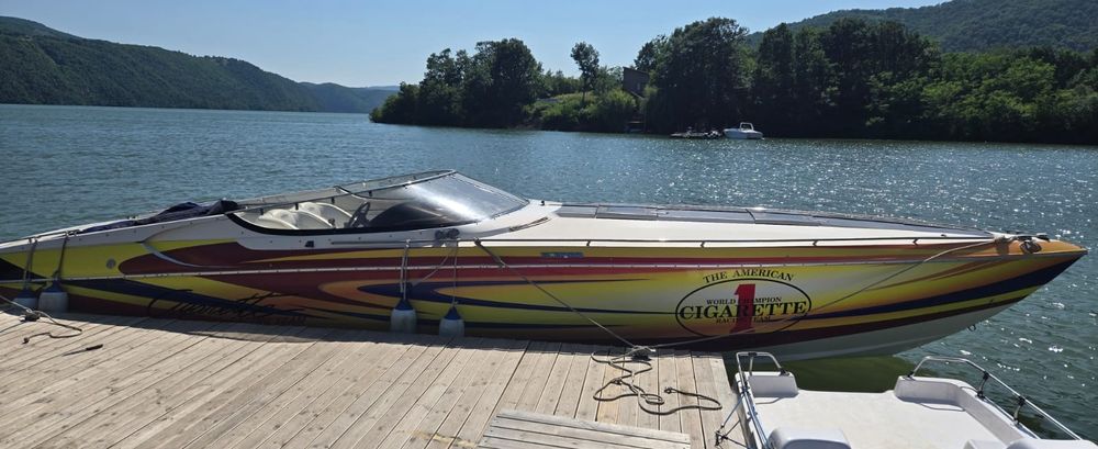 Vând barca Cigarette Scarab 34