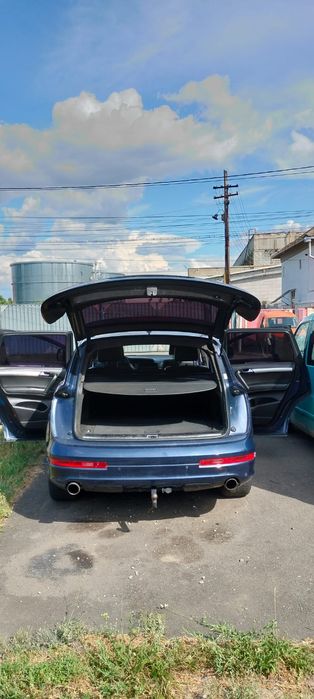 Vând Audi q7 pentru dezmembrari masina merge foarte bine schimba bine