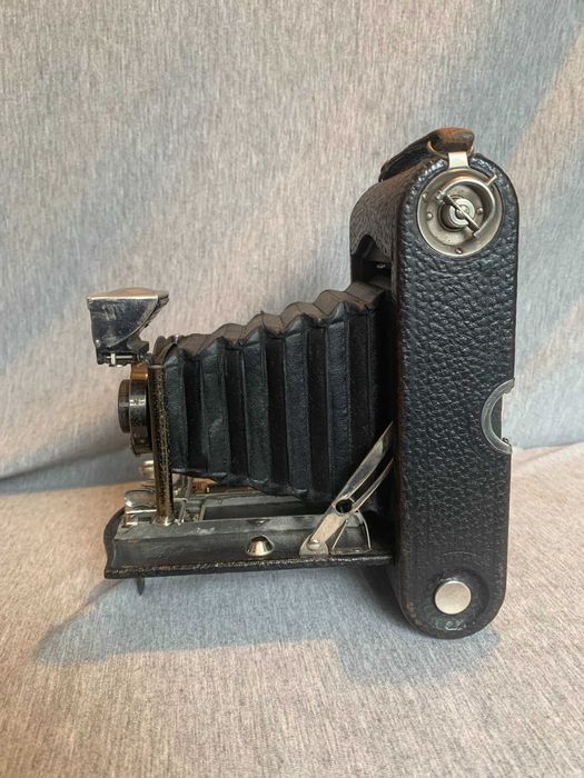 стар сгъваем мехов апарат Kodak