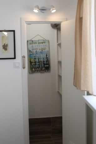 Дава се под наем Едностаен апартамент в Бургас, Център - 27 кв.м за 160 € - Снимка #11