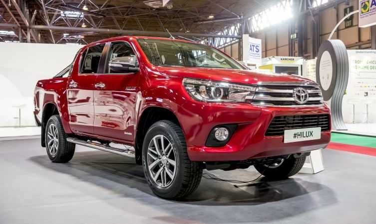 Решетка бампера Hilux 15-