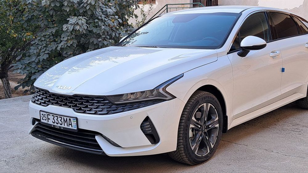 Kia K5 sotiladi yangi
