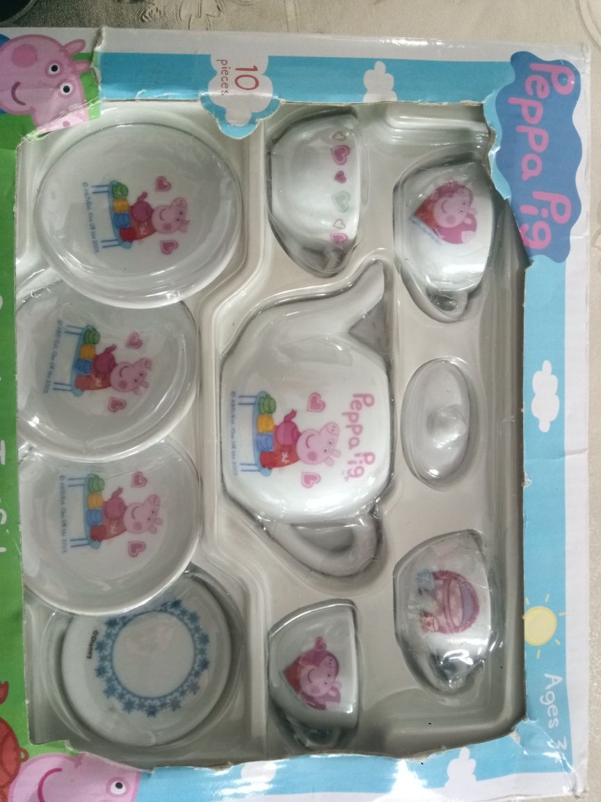 Set ceșcuțe/ ceainic/ farfurii de porțelan Peppa pig jucărie