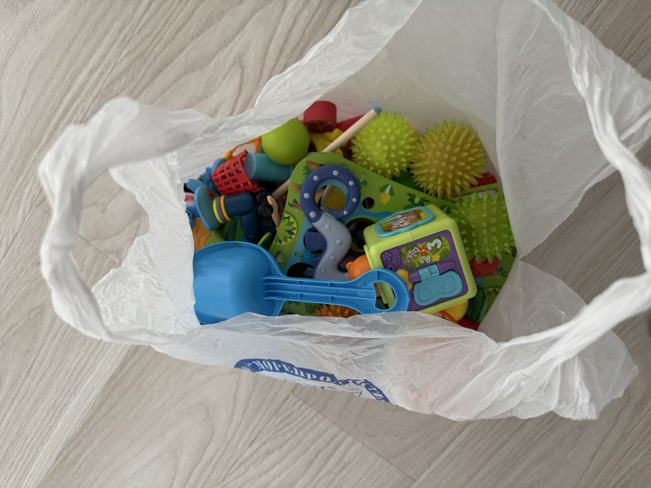Игрушки б/у отдам бесплатно