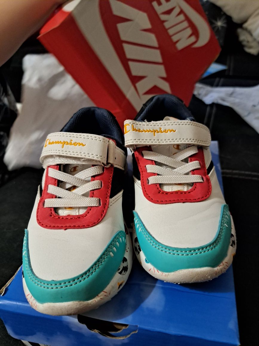 Маратонки Champion номер 25