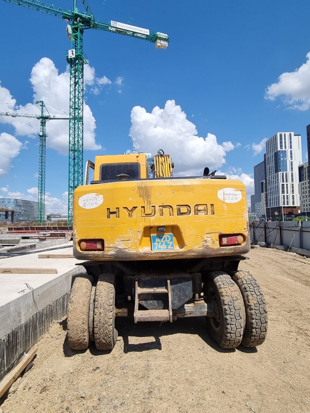 Экскаватор HYUNDAI ROBEX 1400 W-7