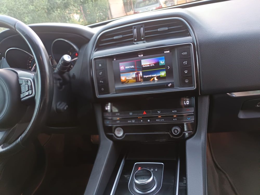 Jaguar F-Pace 20d AWD Prestige
