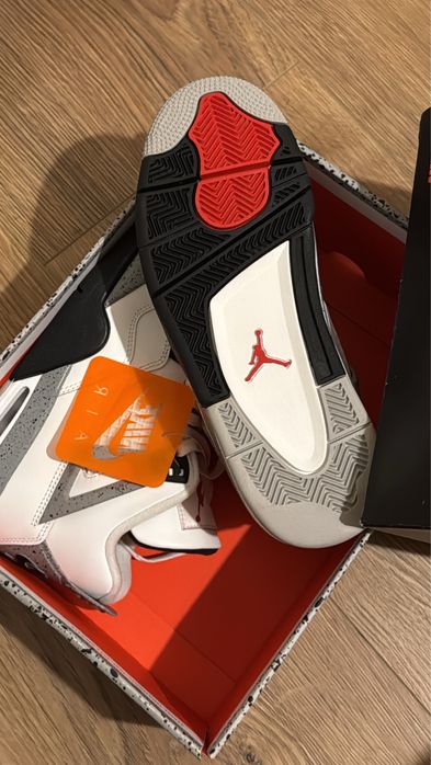 Jordan 4 White Cement