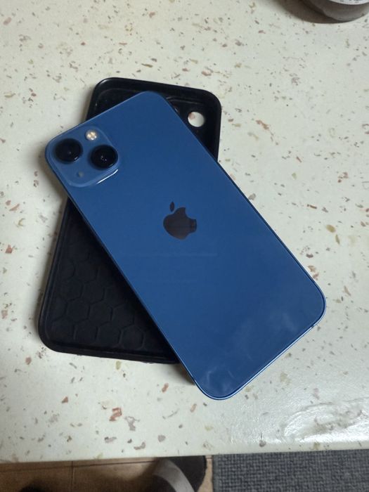 Vand iphone 13,128 GB,culoare Blue