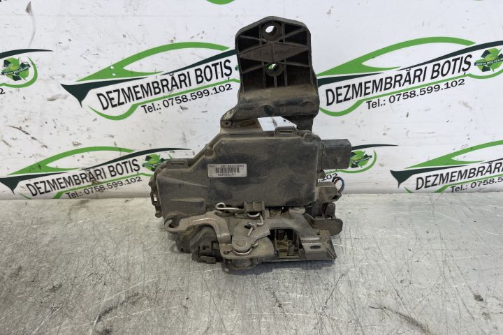 Broasca usa fata dreapta 3B1837016AD / 3B1 837016AD Skoda Fabia 6Y