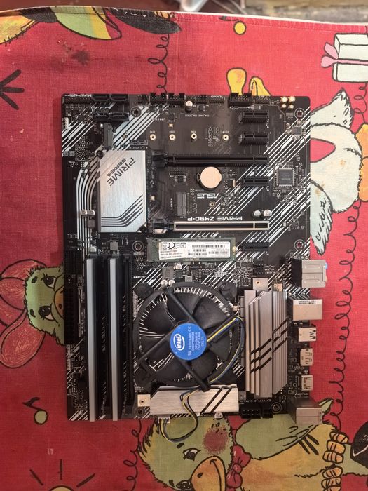 Kit gaming i7 10700kf placa baza ssd m2 256gși rami 16g