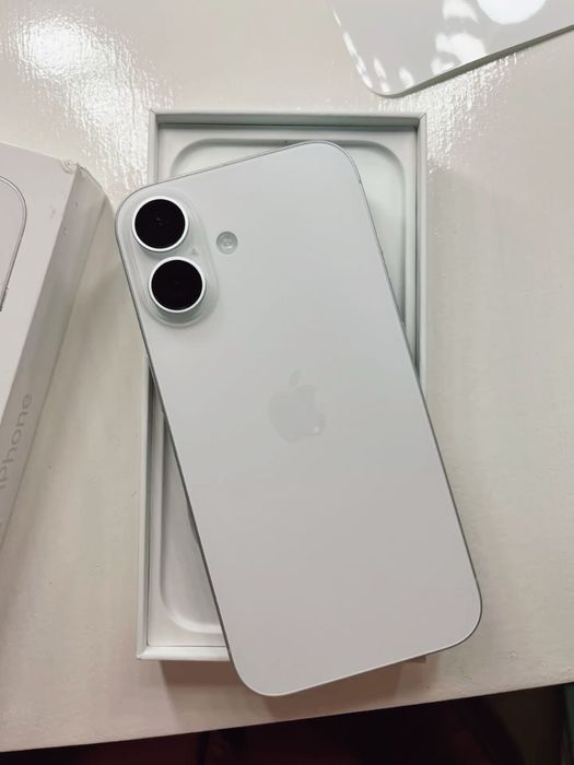 Айфон 16 с каробкой