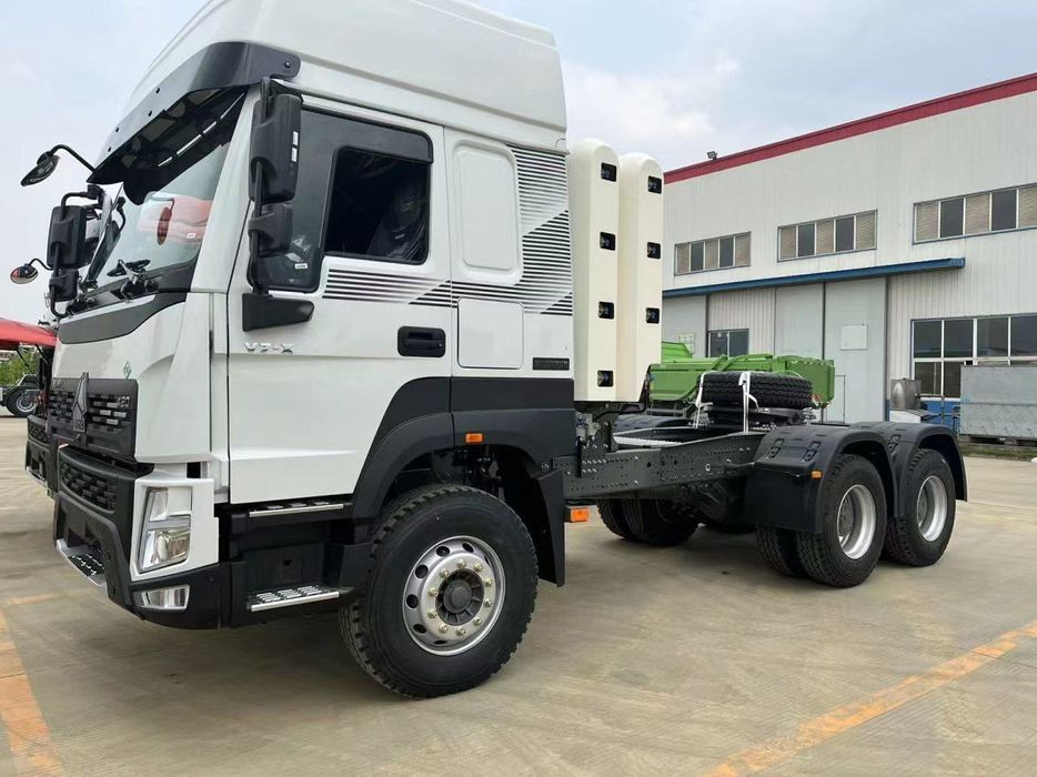 Тягач сотилади тайёр бохжона омборида турибди ким олса шунга расмийлаш