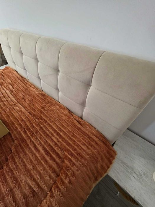 Mobila de vanzare  pat plus saltea + mobilierul din poza