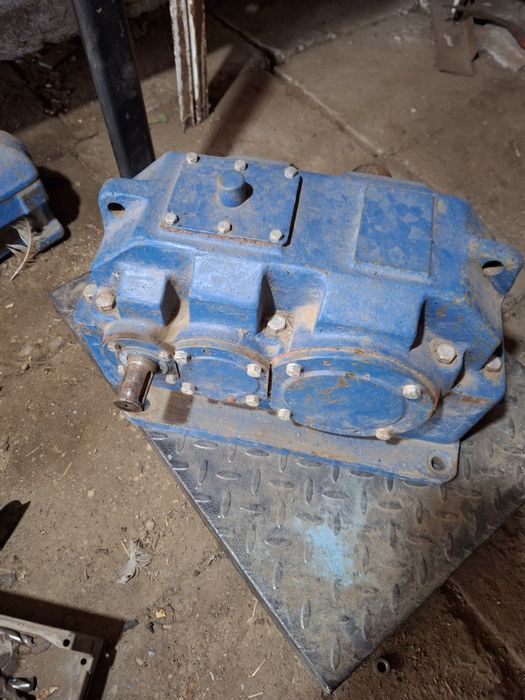 Cutie vteza trei trepte și reductor