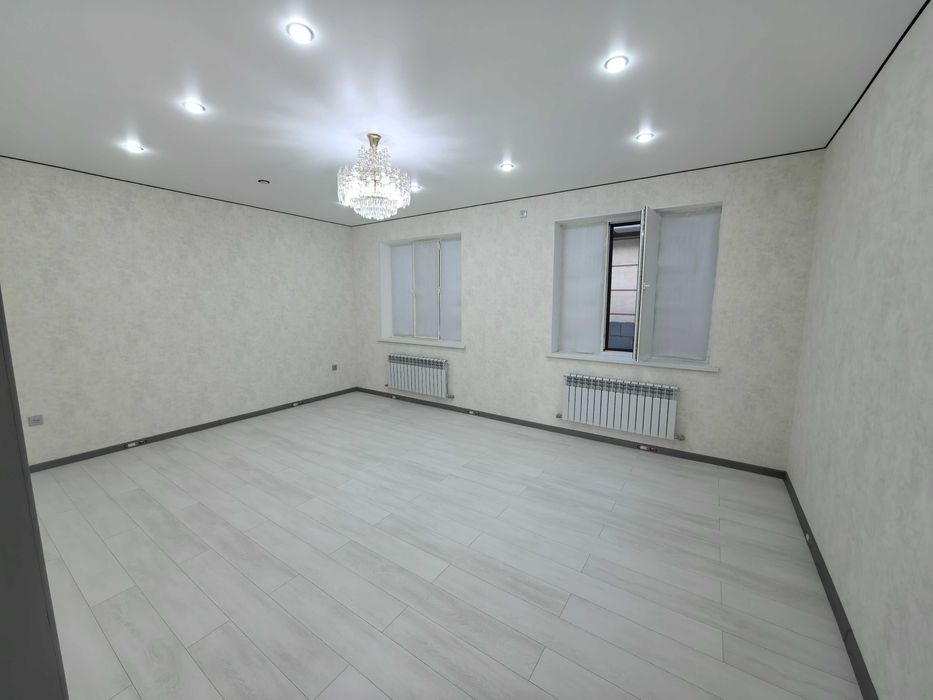 Продается дом в 12б микрорайоне.