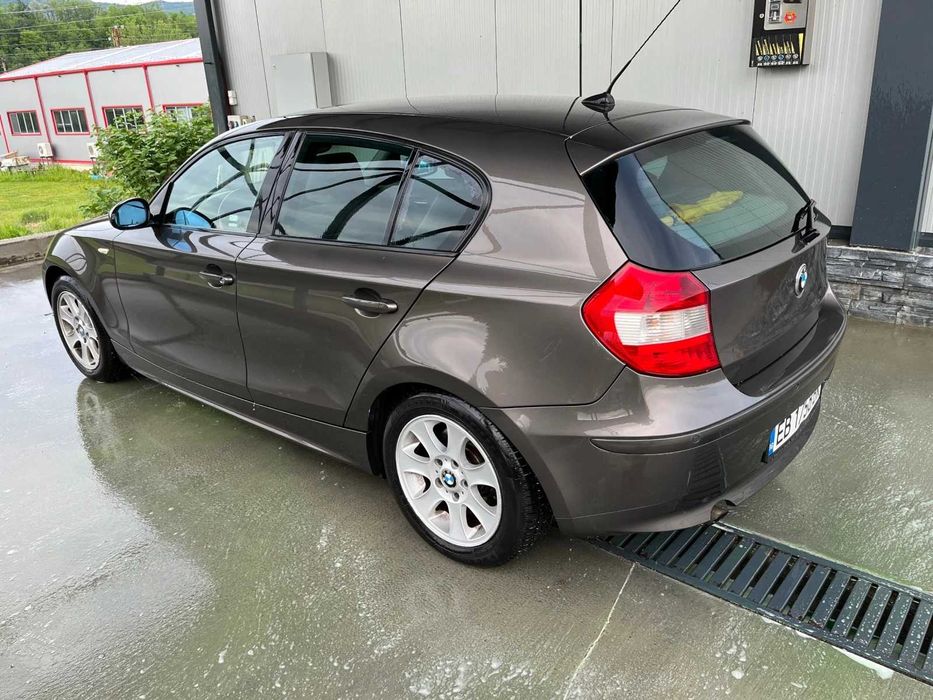 BMW 120i кожен салон, автомат